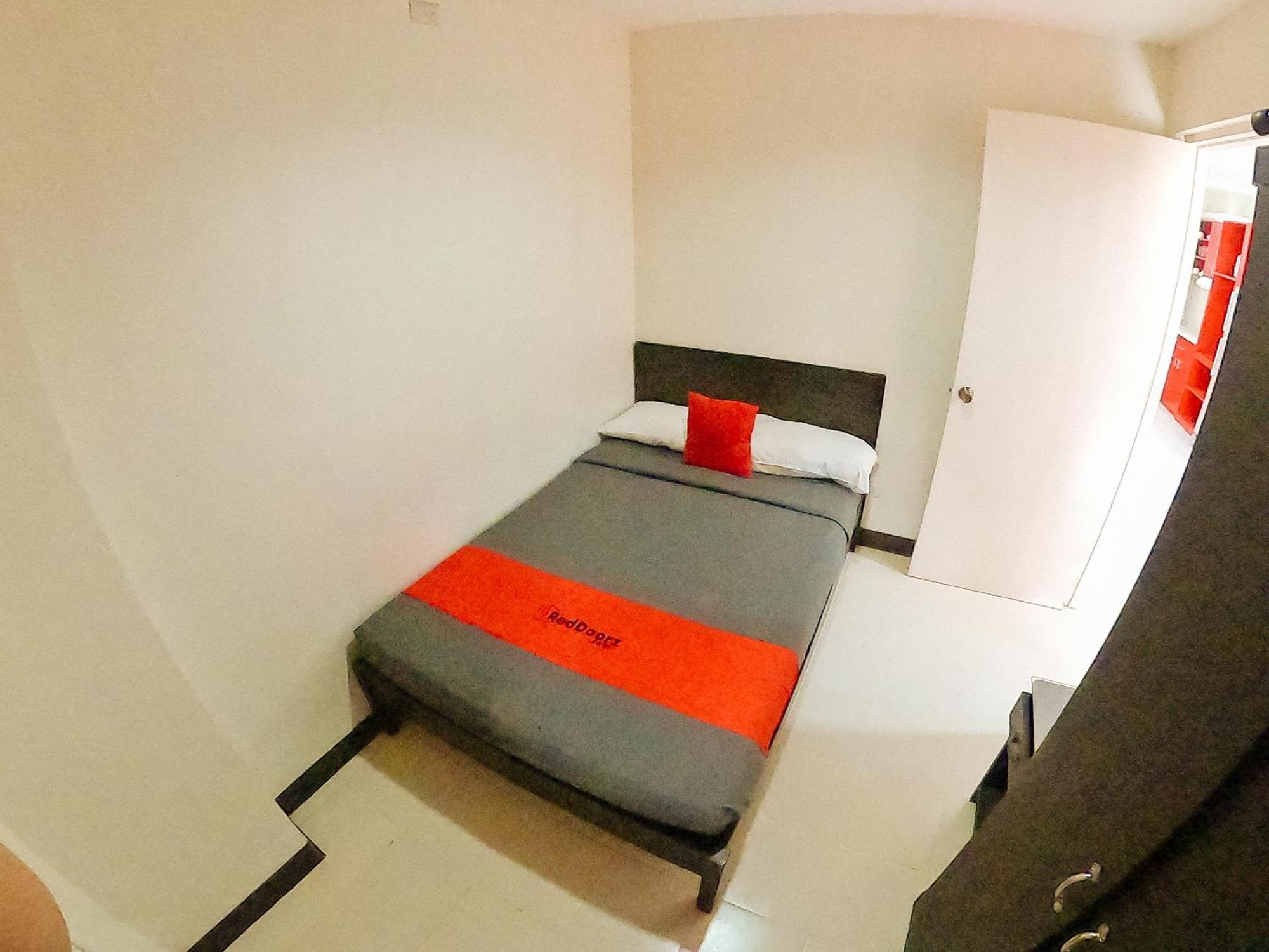 Reddoorz Plus @ Mabolo Cebu Quarto foto